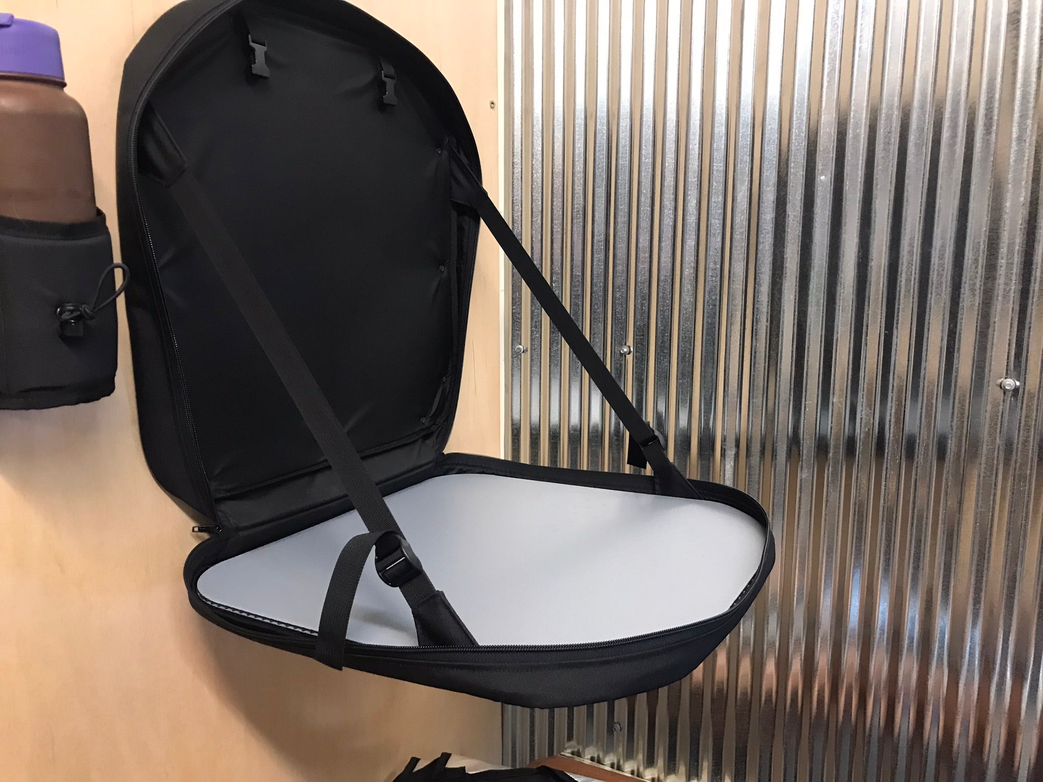 Zippered Pocket – Table